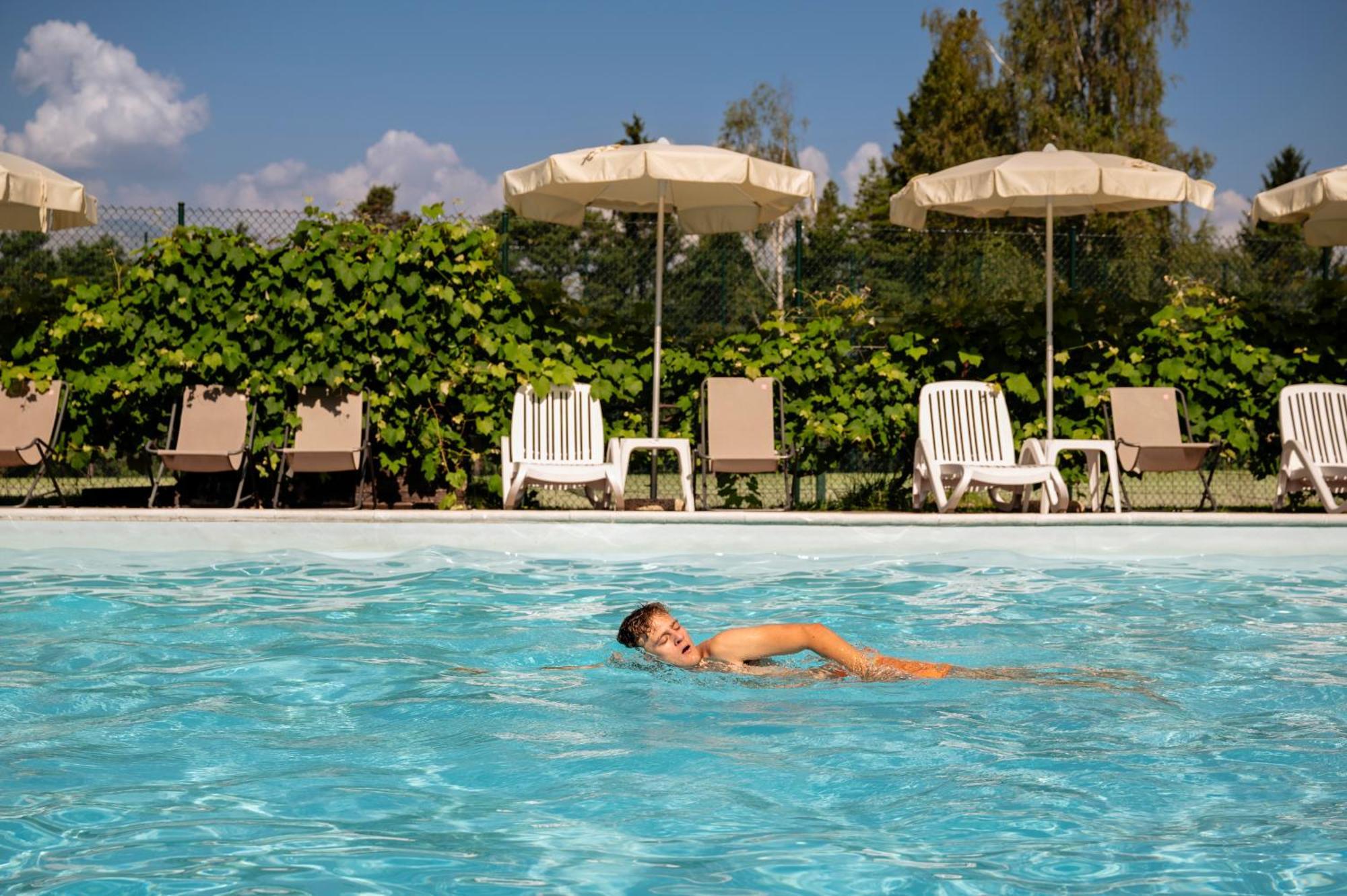 Hotel Scoiattolo Baselga di Pinè Exteriör bild