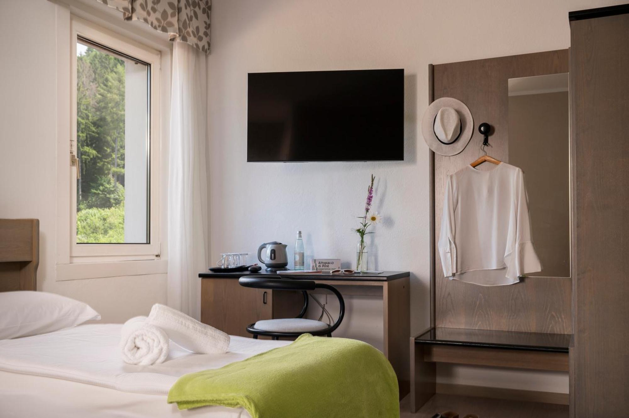 Hotel Scoiattolo Baselga di Pinè Exteriör bild