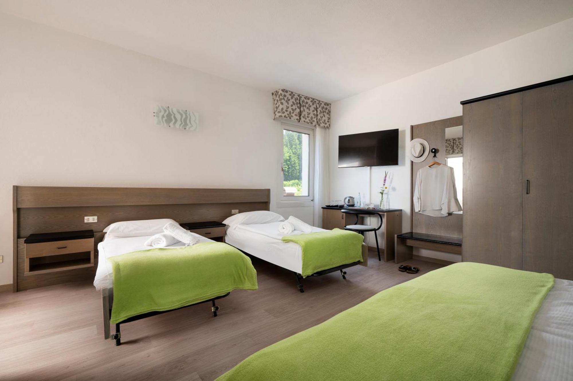 Hotel Scoiattolo Baselga di Pinè Exteriör bild