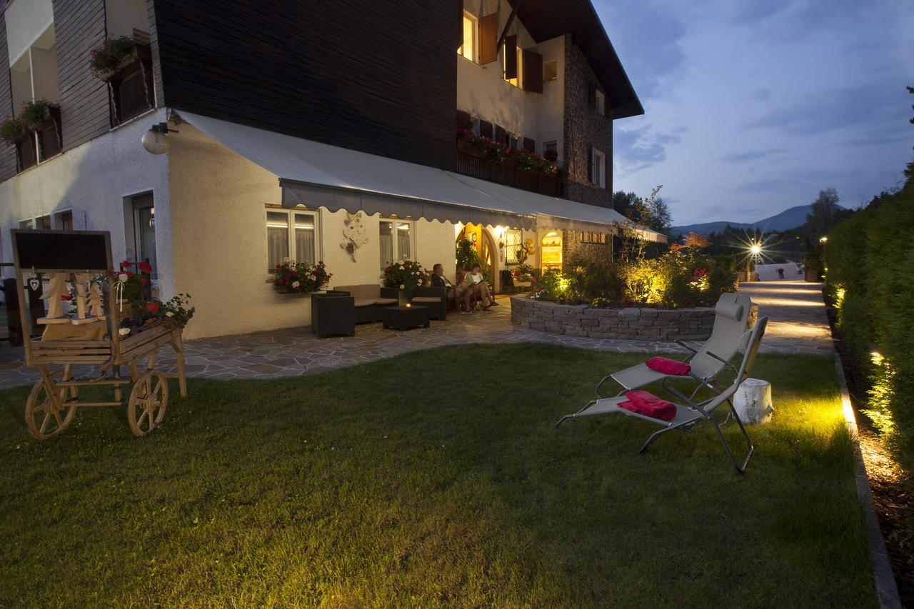 Hotel Scoiattolo Baselga di Pinè Exteriör bild